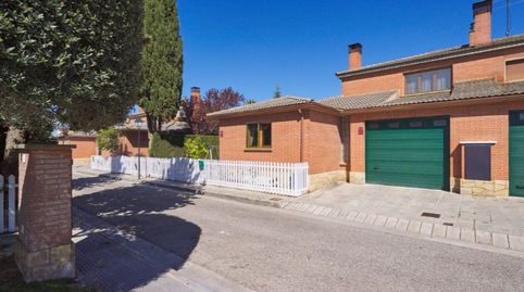 Foto 3 de Casa adosada en venta en De Vistabella 39, Miralbueno, Zaragoza Capital