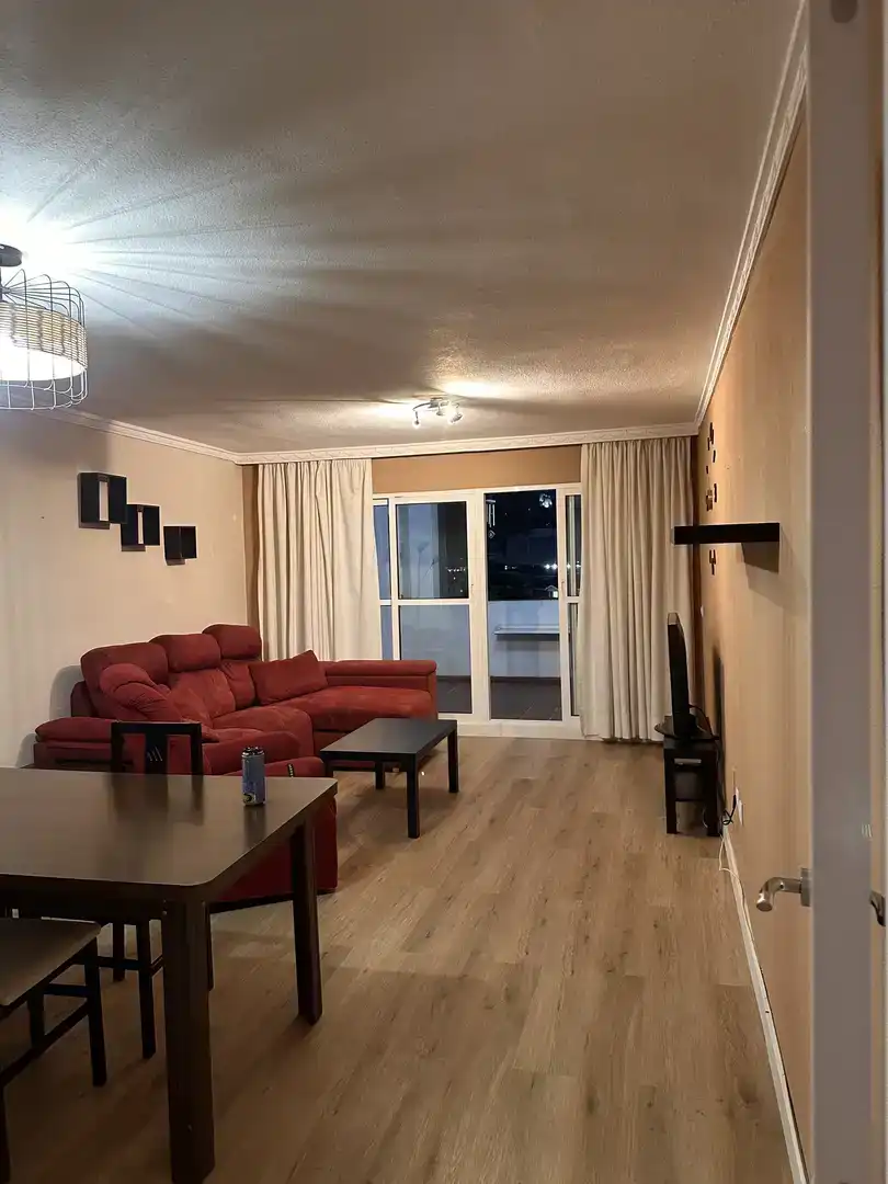 Sala de estar de Piso para compartir en La Línea de la Concepción con Aire acondicionado, Parquet y Piscina