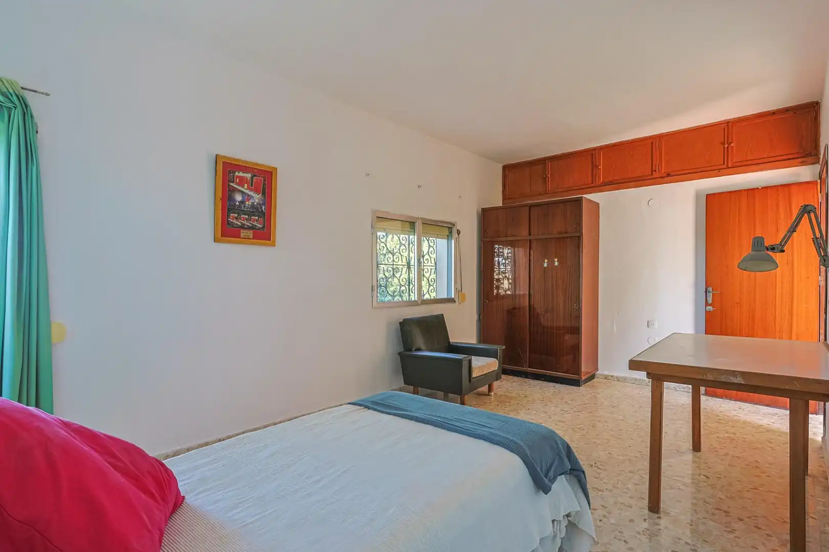 Dormitori de Casa o xalet en venda en Sanlúcar la Mayor amb Aire condicionat i Piscina