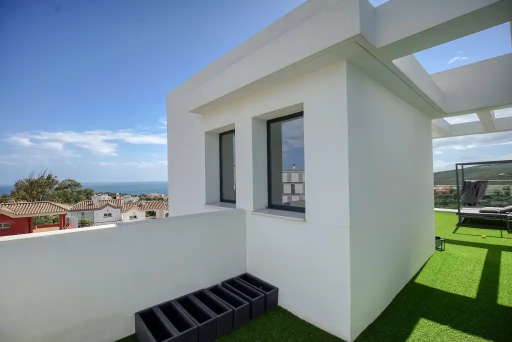 Terrassa de Dúplex en venda en Manilva amb Jardí privat, Moblat i Piscina comunitària