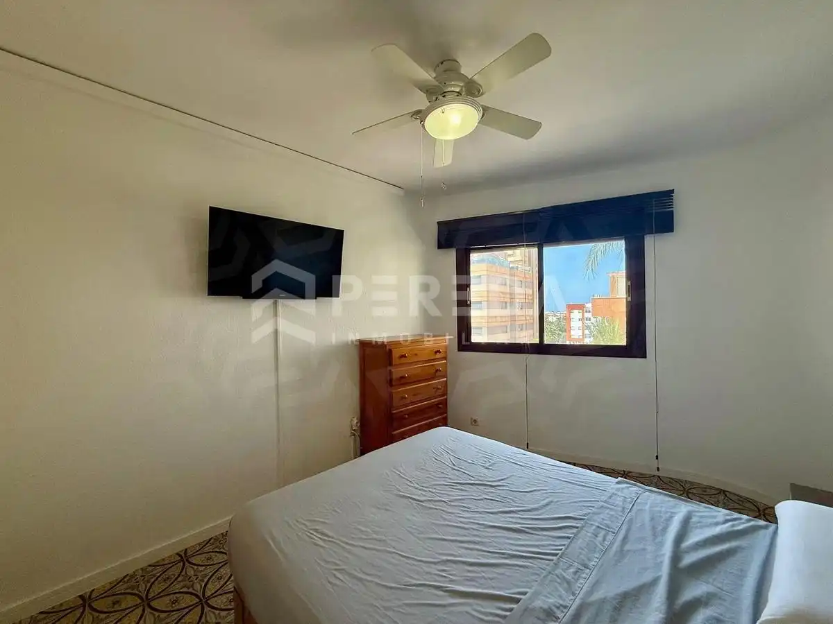 Habitación de Apartamento en venta en Roquetas de Mar con Aire acondicionado, Jardín privado y Amueblado