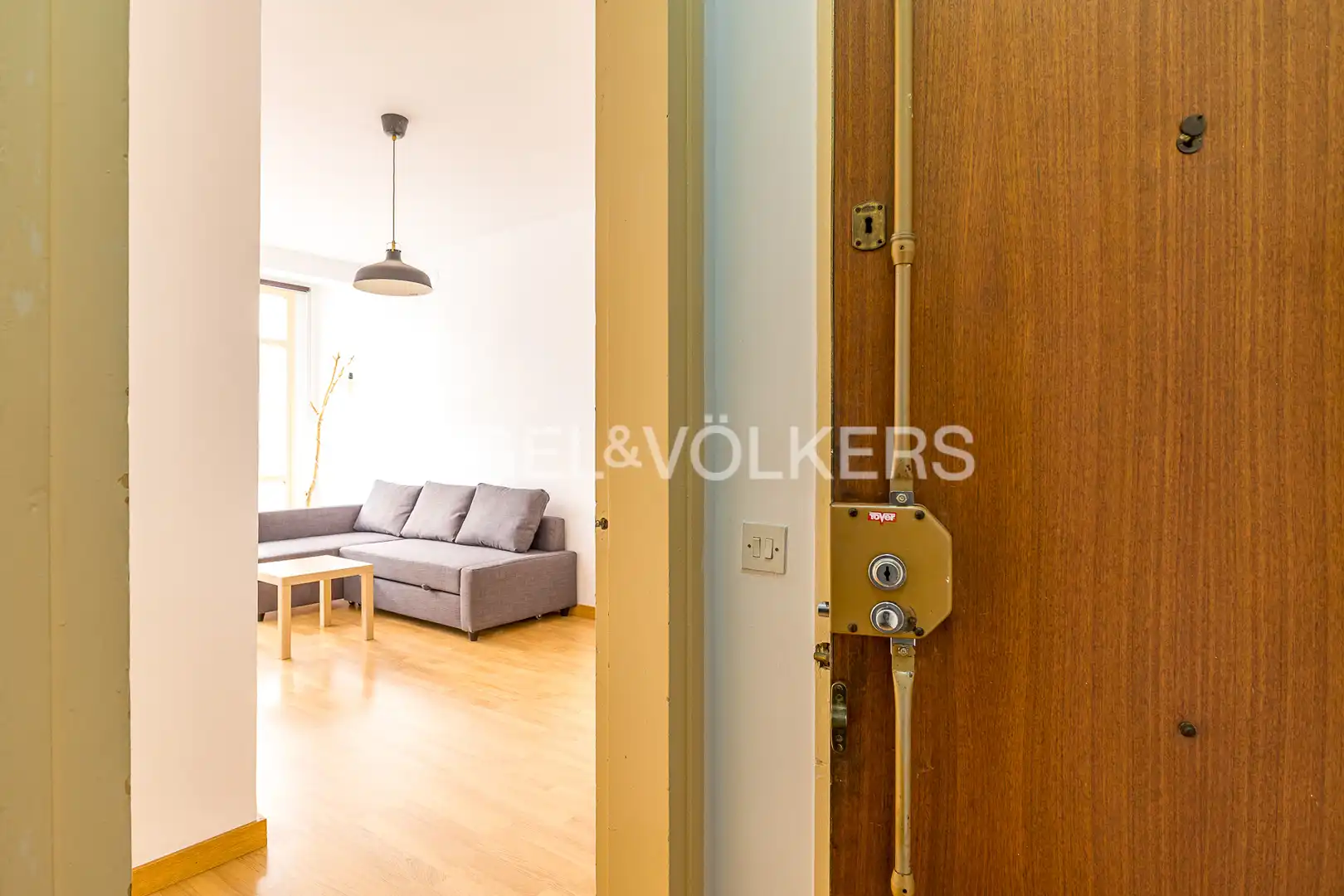 Flat for rent in Barcelona  with Heating, Furnished and Balcony