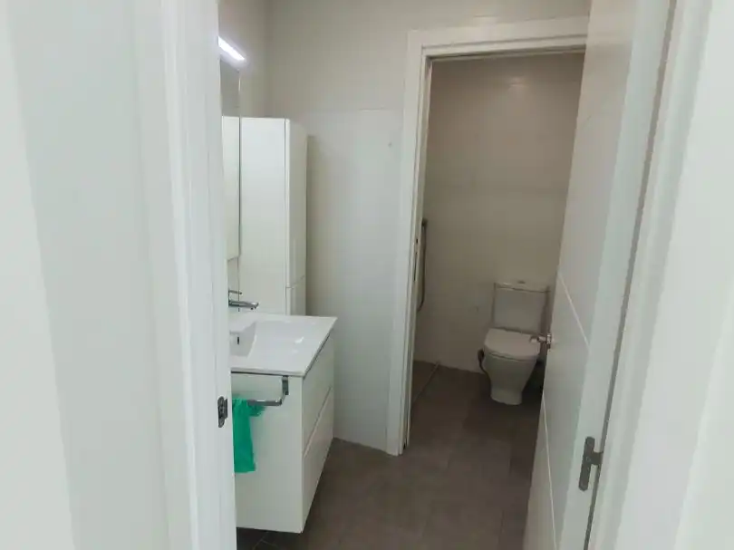 Badezimmer von Geschaftsraum zur Miete in Miracruz - Bidebieta
