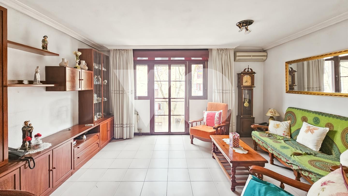 Living room of Flat for sale in  Madrid Capital  with Air Conditioner and Heating