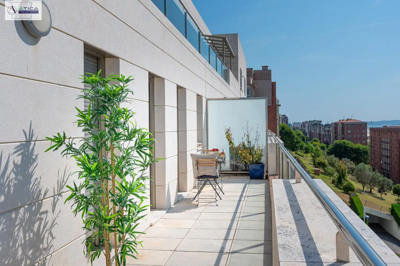 Terrasse von Dachboden zum Verkauf in Santander mit Heizung, Privatgarten und Parkett