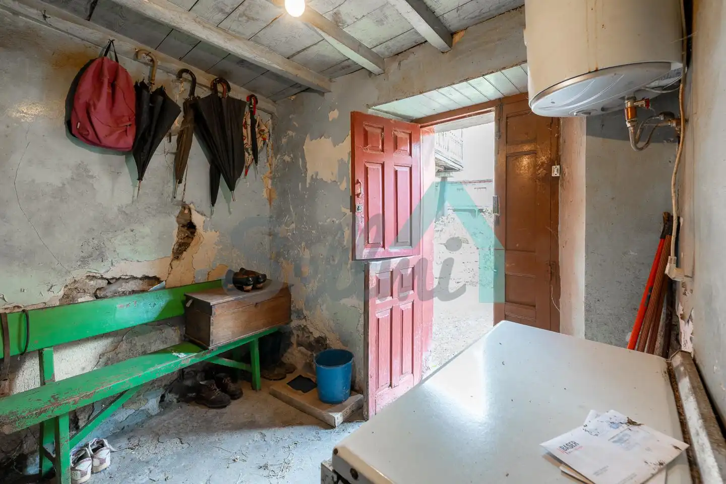 Küche von Einfamilien-Reihenhaus zum Verkauf in Quirós mit Privatgarten und Terrasse