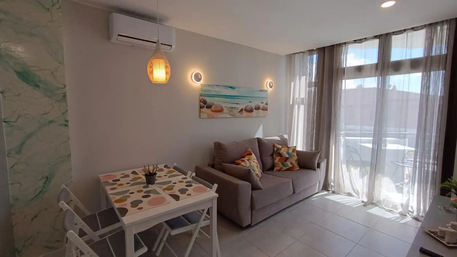 Wohnzimmer von Wohnungen zum Verkauf in San Bartolomé de Tirajana mit Klimaanlage, Möbliert und Balkon