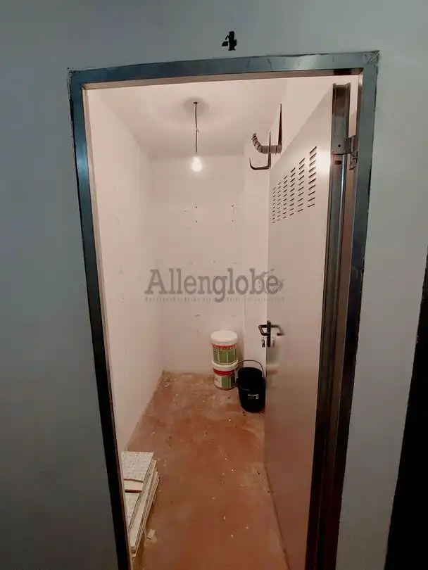 Bathroom of Flat for rent in Oviedo   with Heating, Storage room and Oven