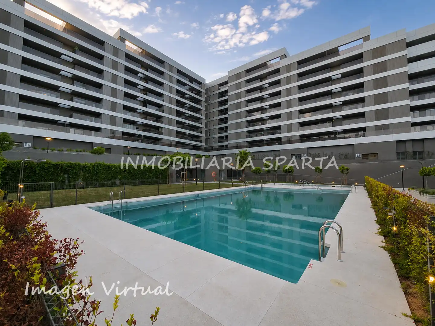 Swimming pool of Flat for rent in Tomares  with Air Conditioner, Heating and Terrace