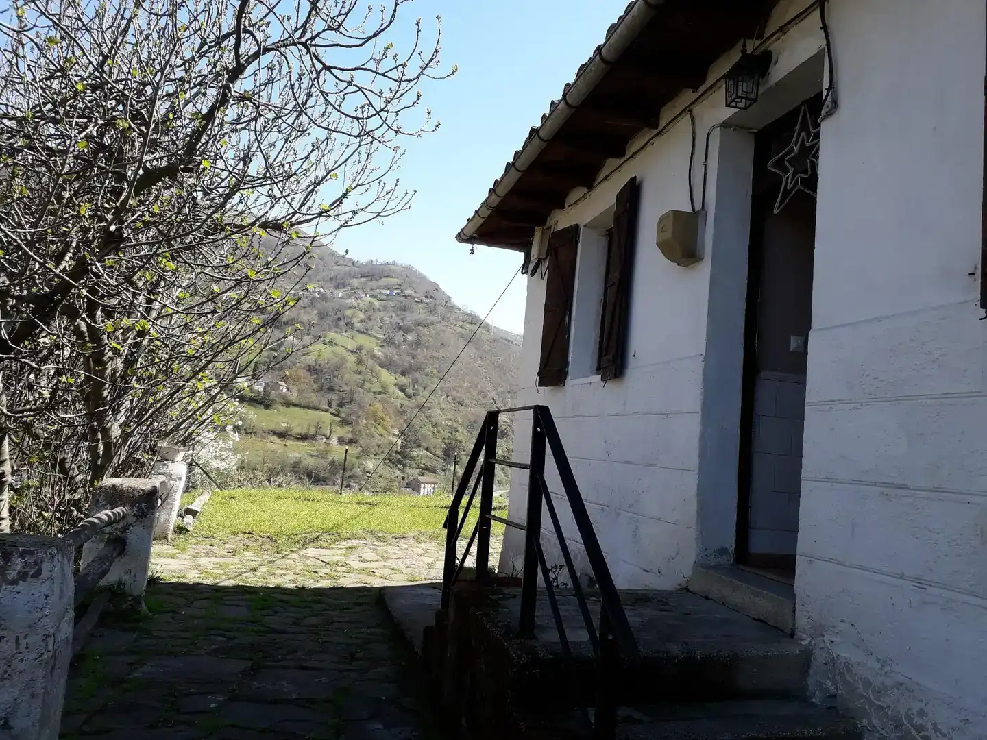 Vista exterior de Terreno en venta en Mieres (Asturias)