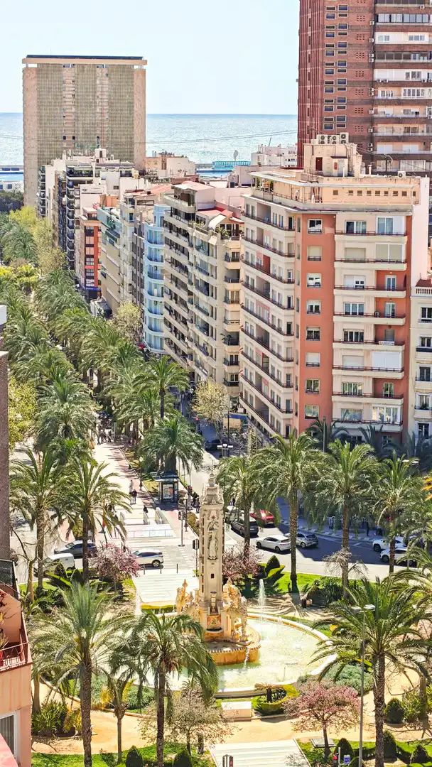 Vista exterior de Pis en venda en Alicante / Alacant amb Aire condicionat i Terrassa