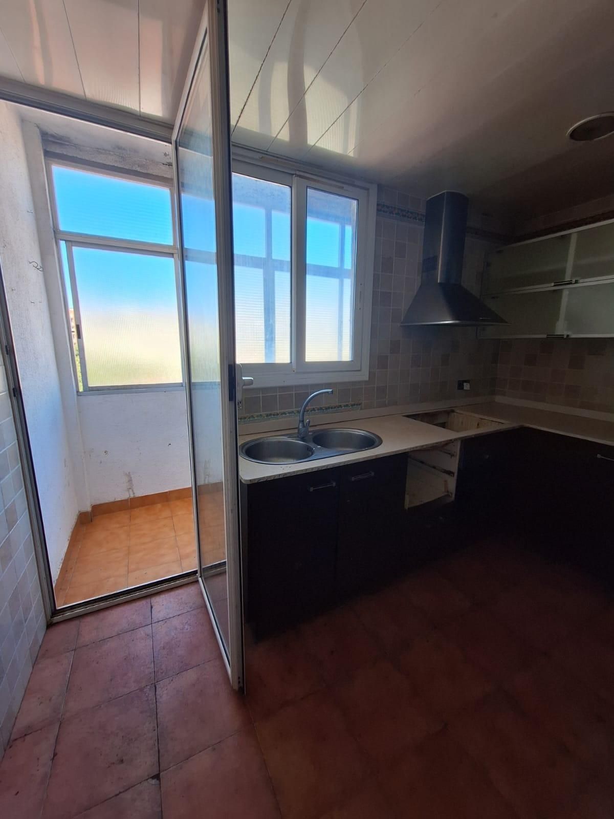 Küche von Wohnung zum Verkauf in Terrassa mit Balkon