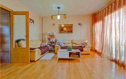 Sala d'estar de Casa adosada en venda en Burgos Capital amb Terrassa
