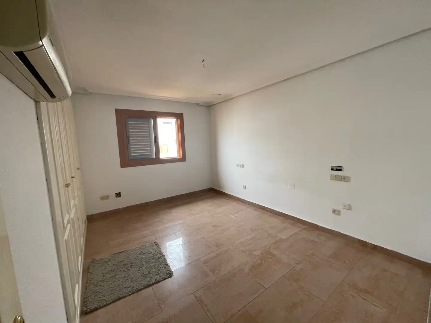 Casa adosada en venda en Catarroja amb Terrassa, Traster i Moblat