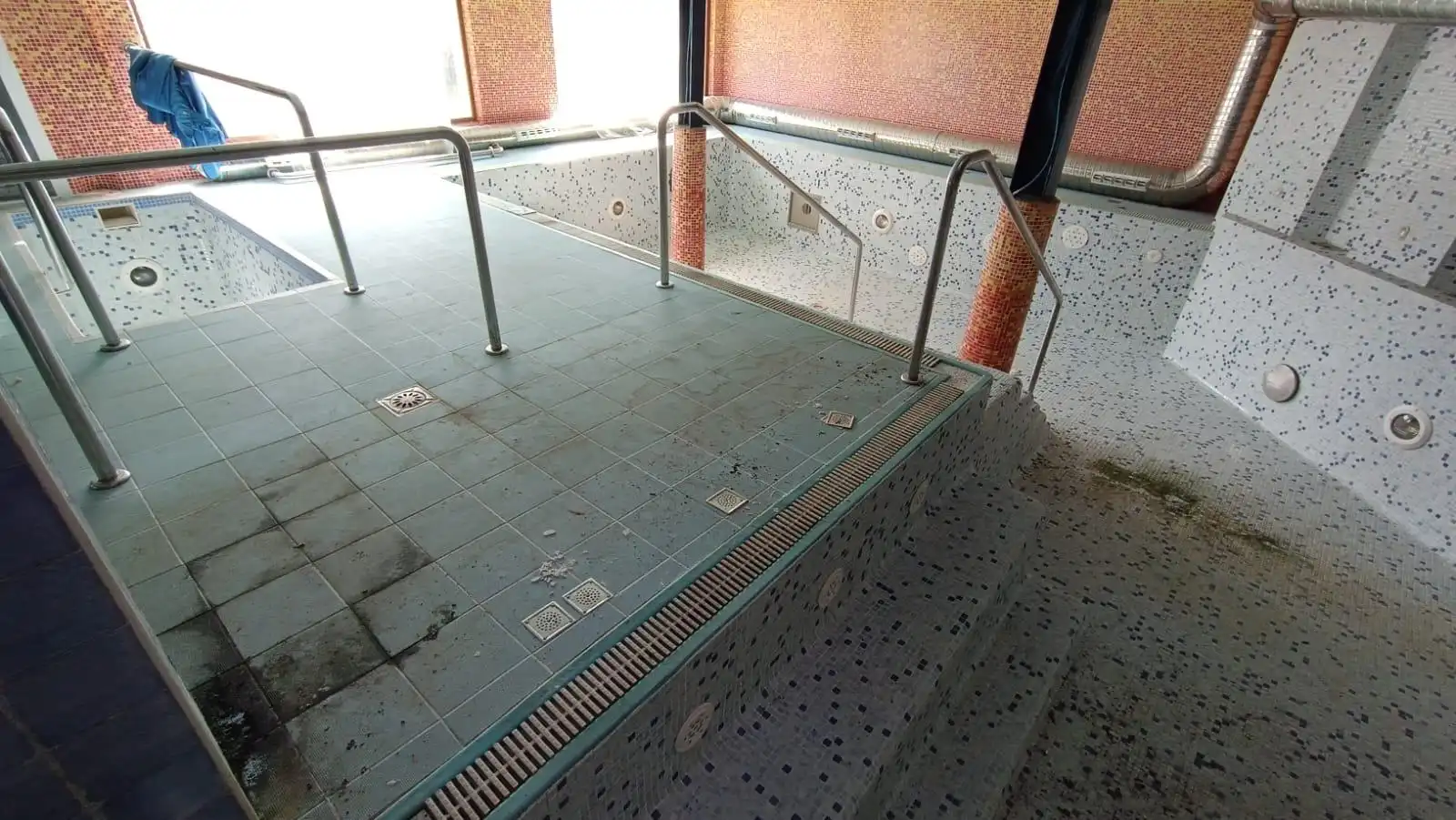 Piscina de Edifici en venda en Pereruela