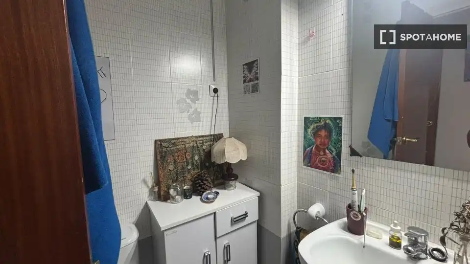 Bathroom of Flat for share in Pineda de Mar  with Air Conditioner, Heating and Furnished