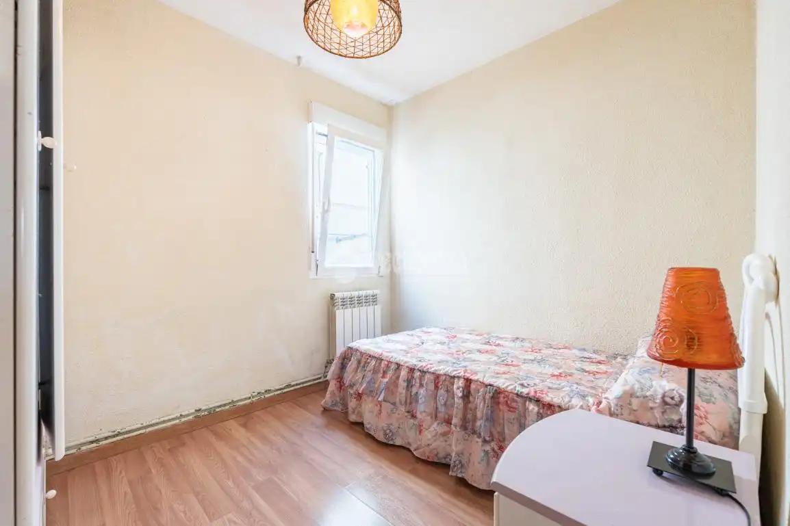 Bedroom of Flat for sale in Madrid