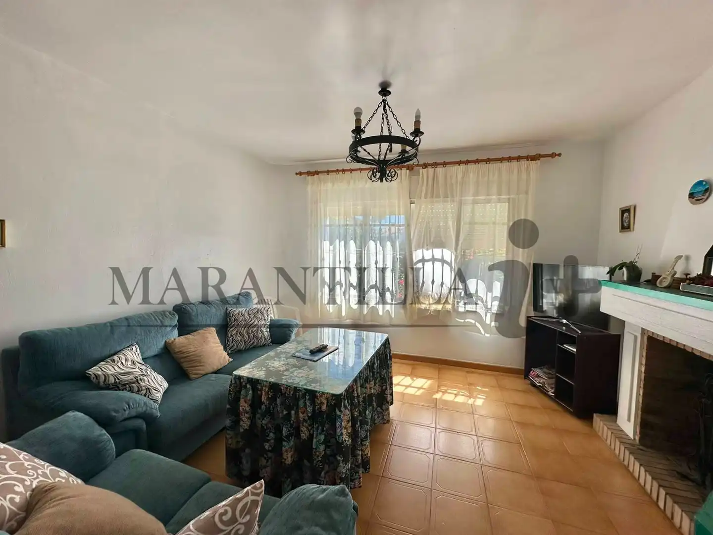 Sala d'estar de Casa o xalet en venda en Islantilla amb Jardí privat, Terrassa i Traster