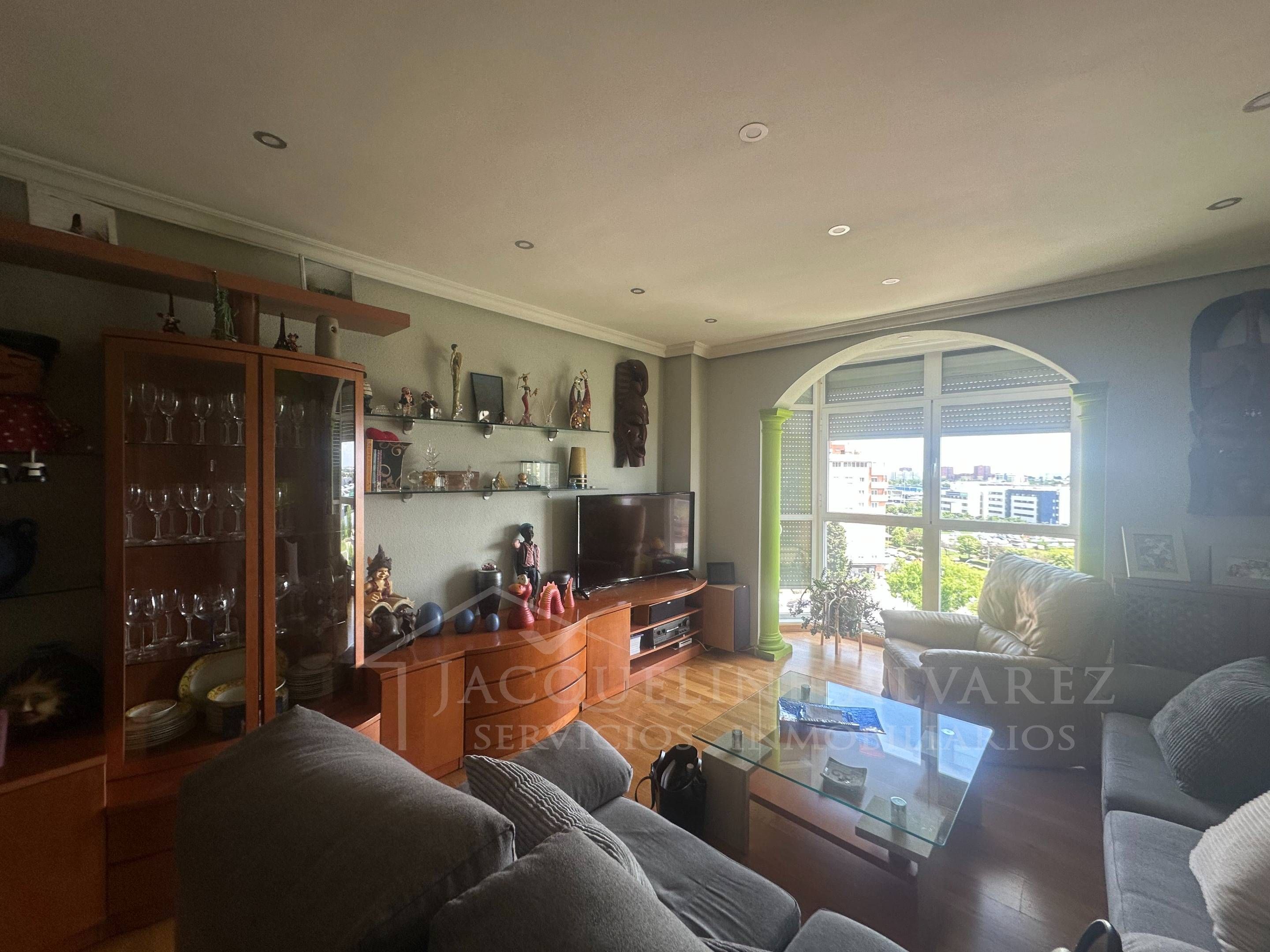Living room of Flat for sale in  Madrid Capital  with Air Conditioner, Heating and Storage room