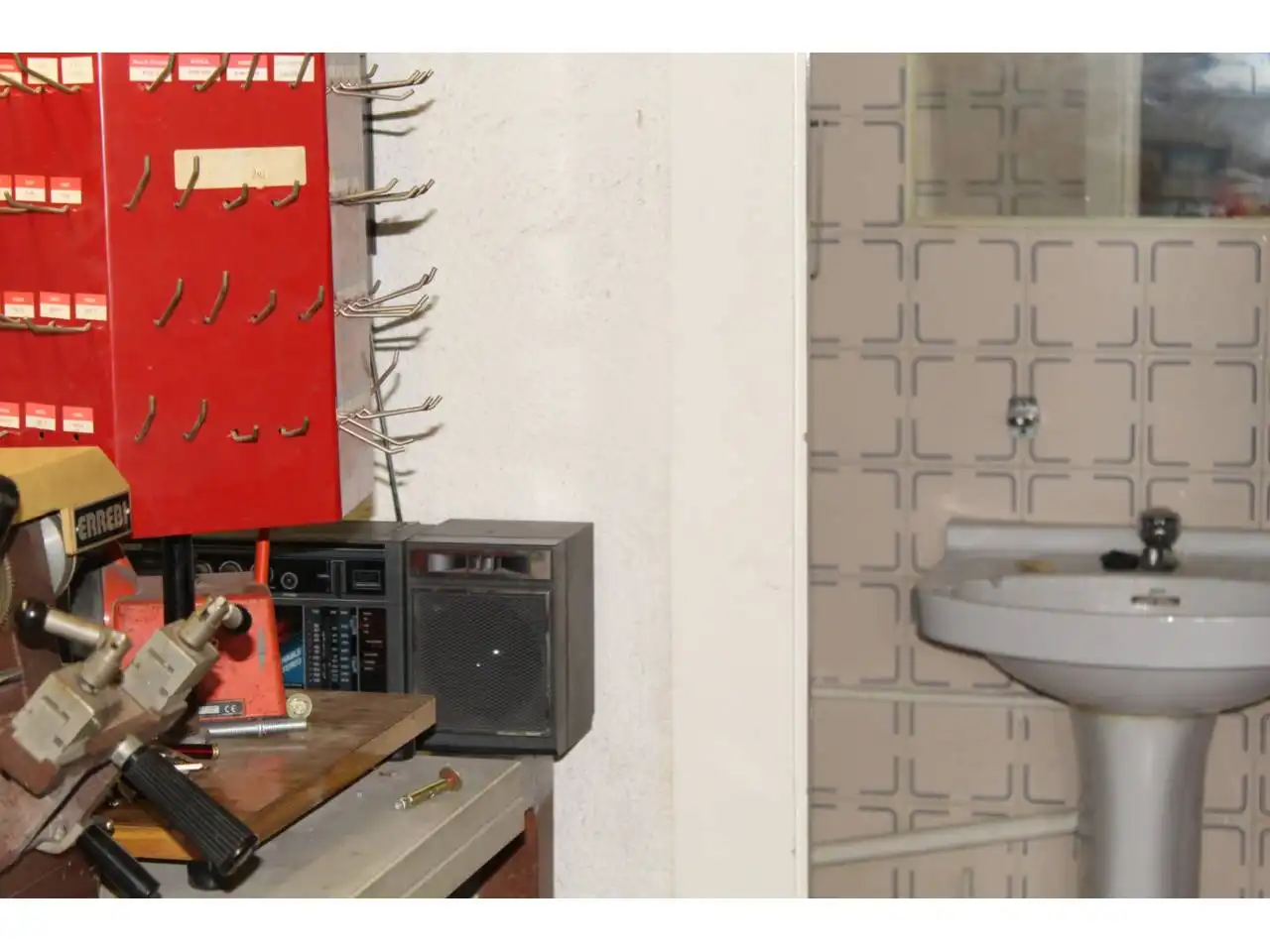 Bathroom of Commercial properties for rent in Polinyà