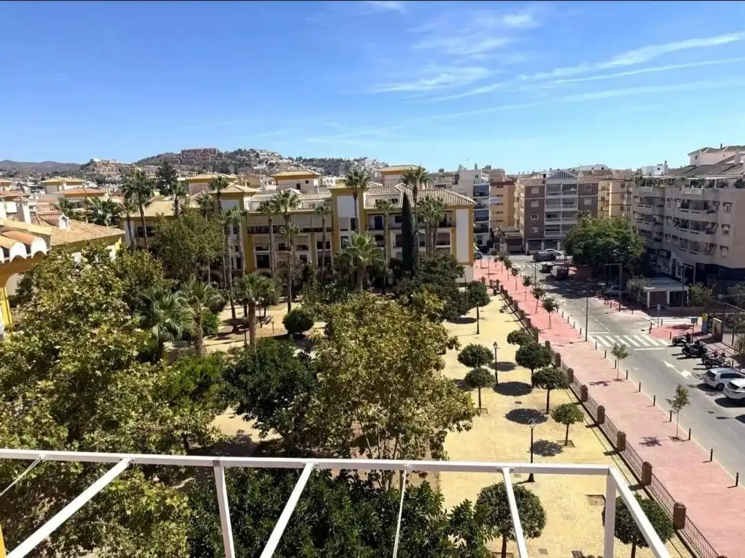Penthouse with lift for sale in Calle Frigiliana, imagen 5