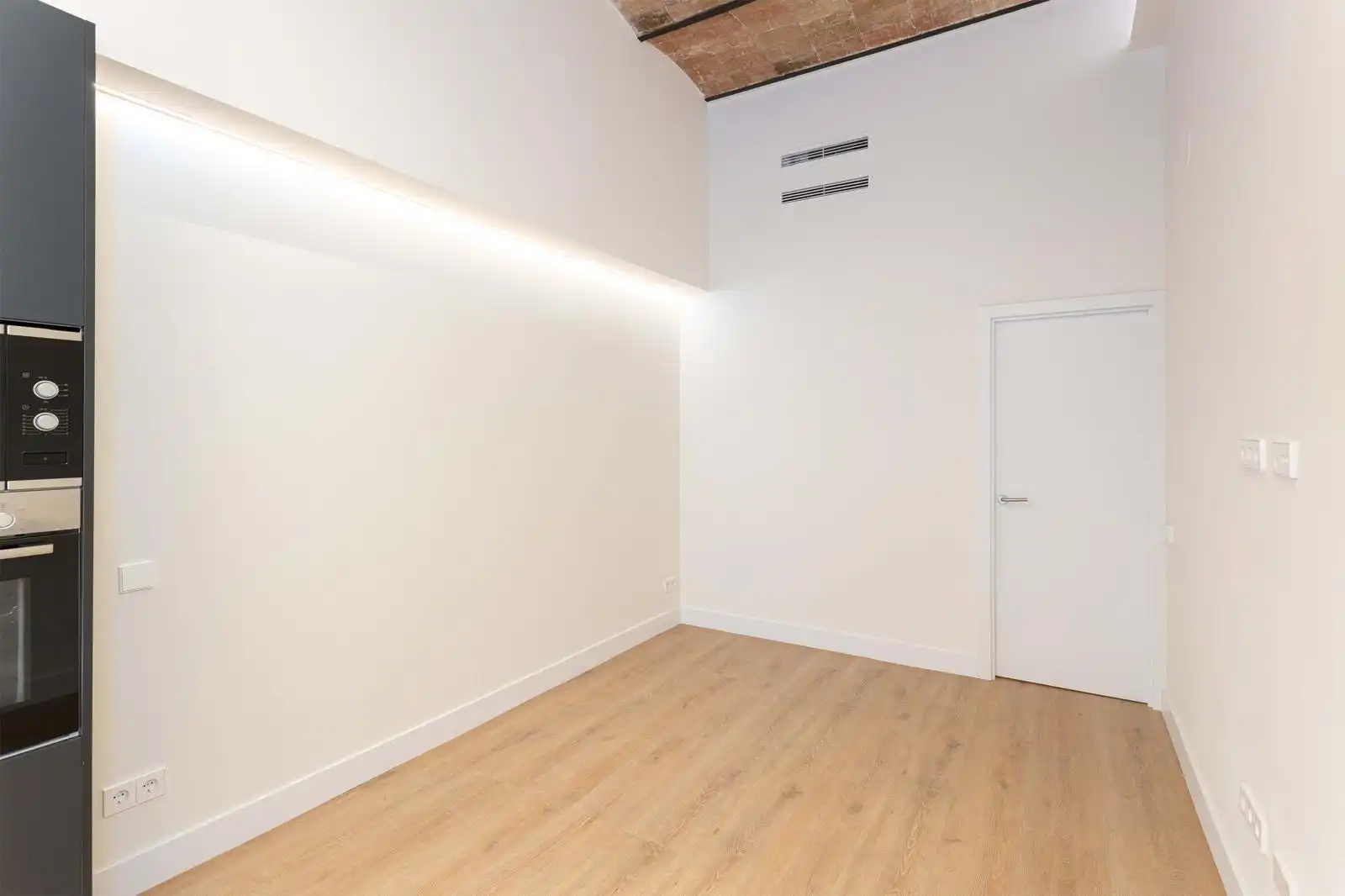 Planta baja en venta en Barcelona con Aire acondicionado, Terraza y Alarma