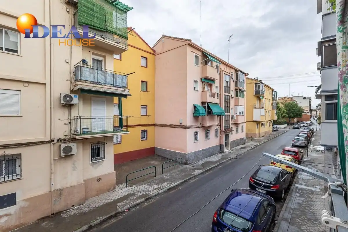 Vista exterior de Piso en venta en Granada con Terraza