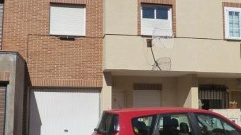 Se vende adosado en Ajofrín. SIN POSESIÓN, NO SE PUEDE VISITAR.