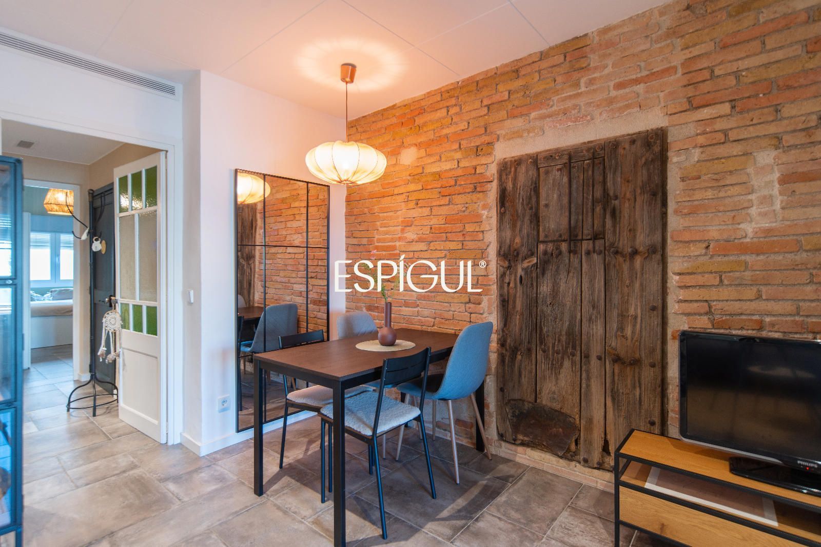 Menjador de Pis en venda en Girona Capital amb Aire condicionat, Calefacció i Terrassa