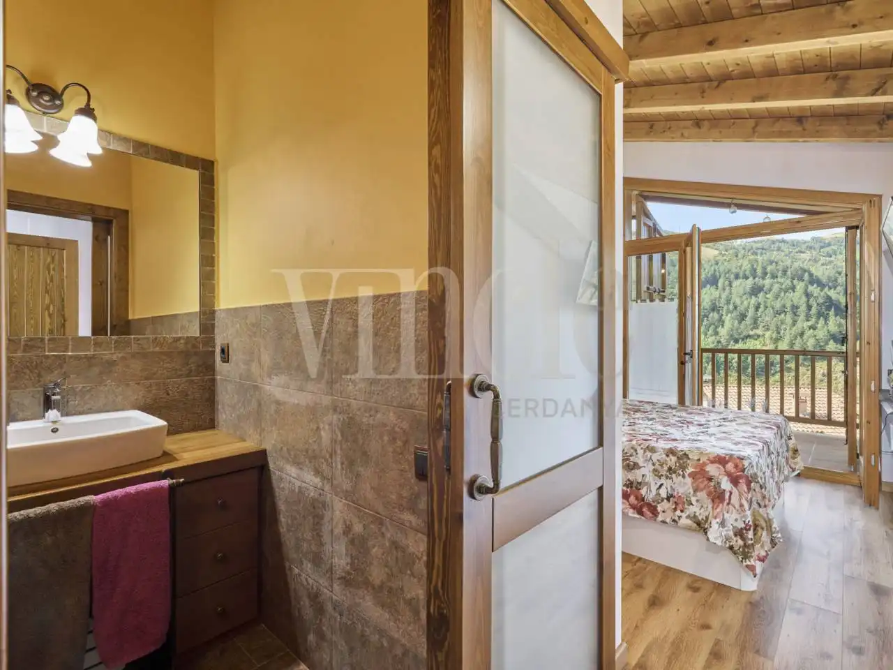 Habitación de Casa adosada en venta en Montellà i Martinet con Calefacción, Parquet y Terraza