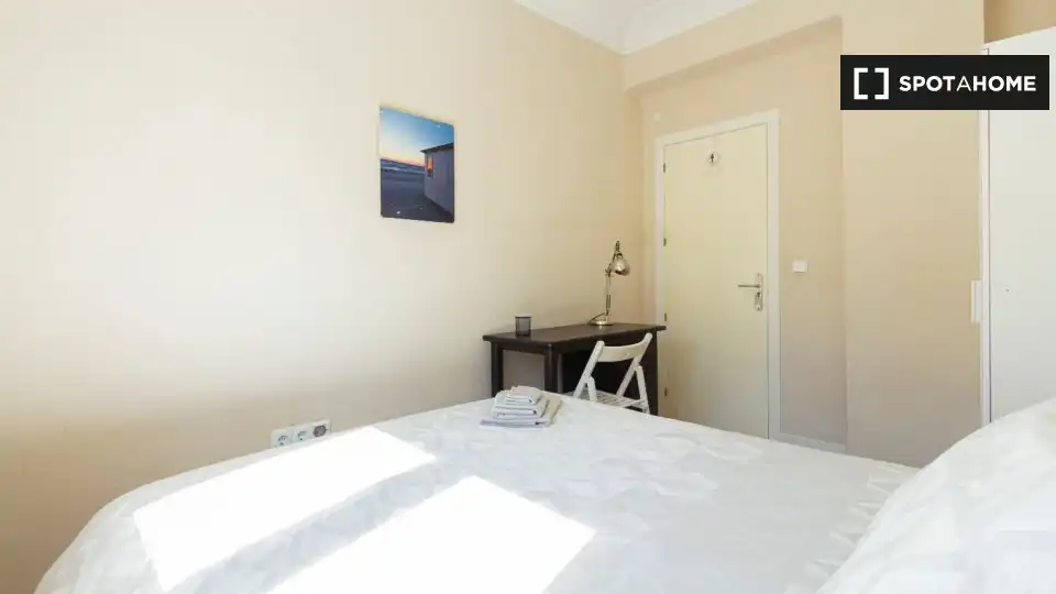 Bedroom of Flat for rent in Madrid  with Air Conditioner, Heating and Furnished