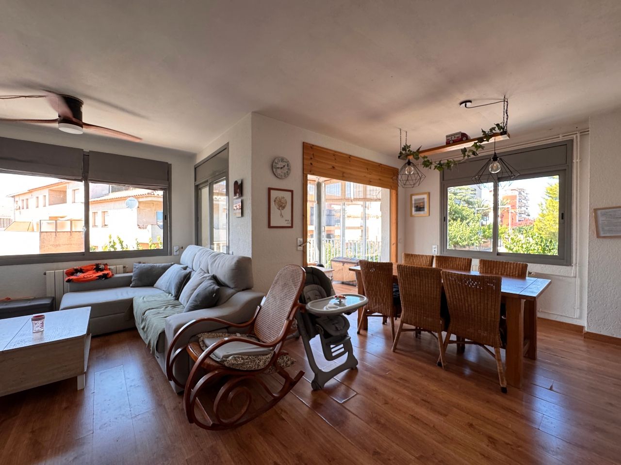 Sala d'estar de Pis en venda en L'Escala amb Aire condicionat, Calefacció i Terrassa