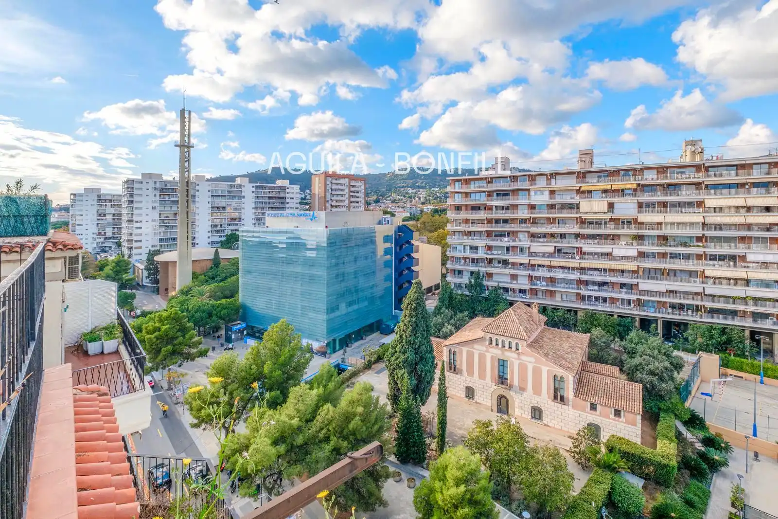 Vista exterior de Ático en venta en Barcelona con Aire acondicionado, Calefacción y Parquet