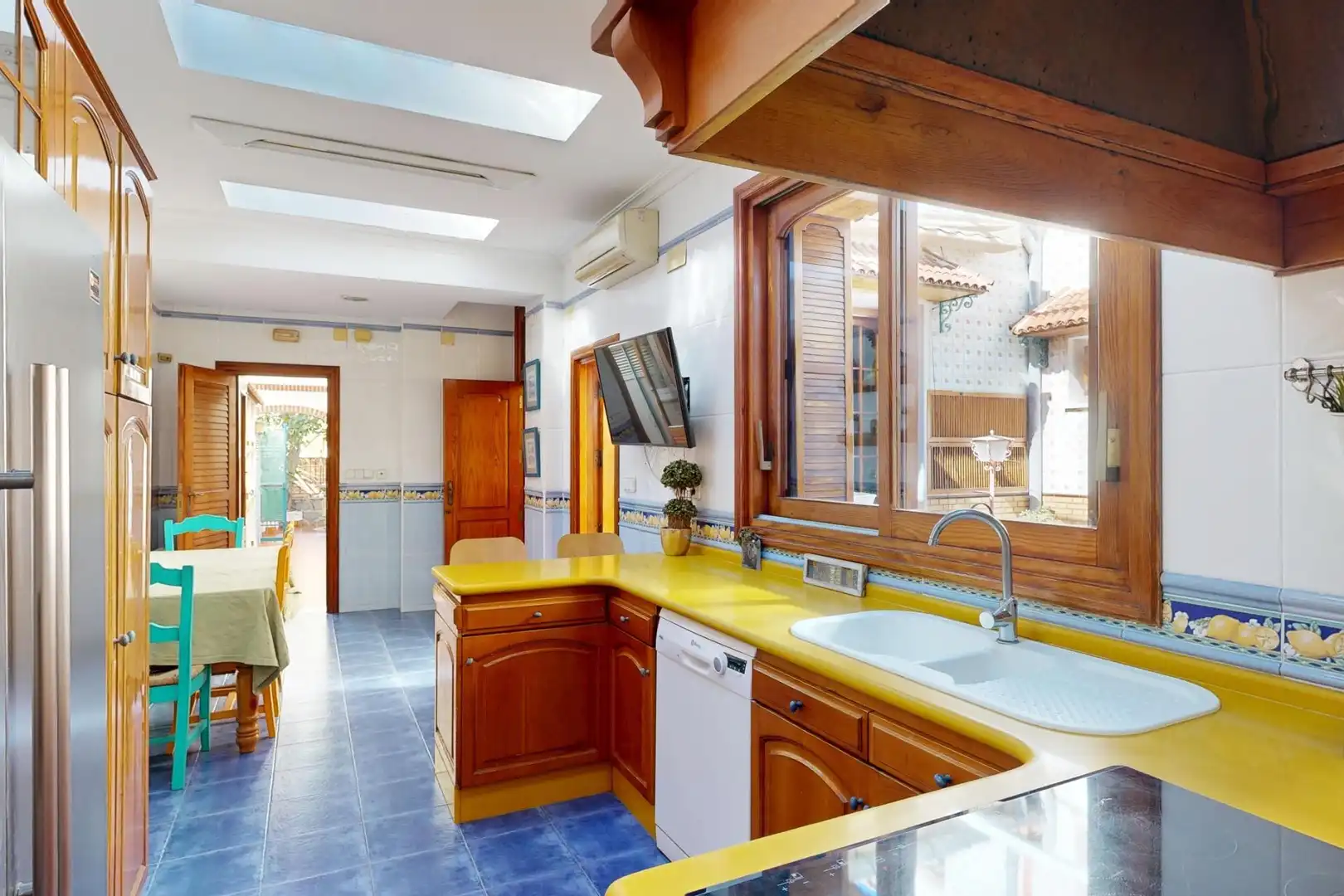 Cuina de Casa o xalet en venda en Cartagena amb Aire condicionat, Calefacció i Terrassa