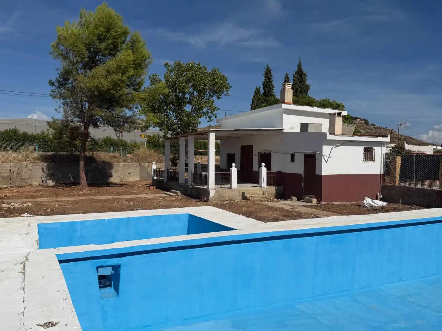 Villa con piscina in vendita a Casco Antiguo