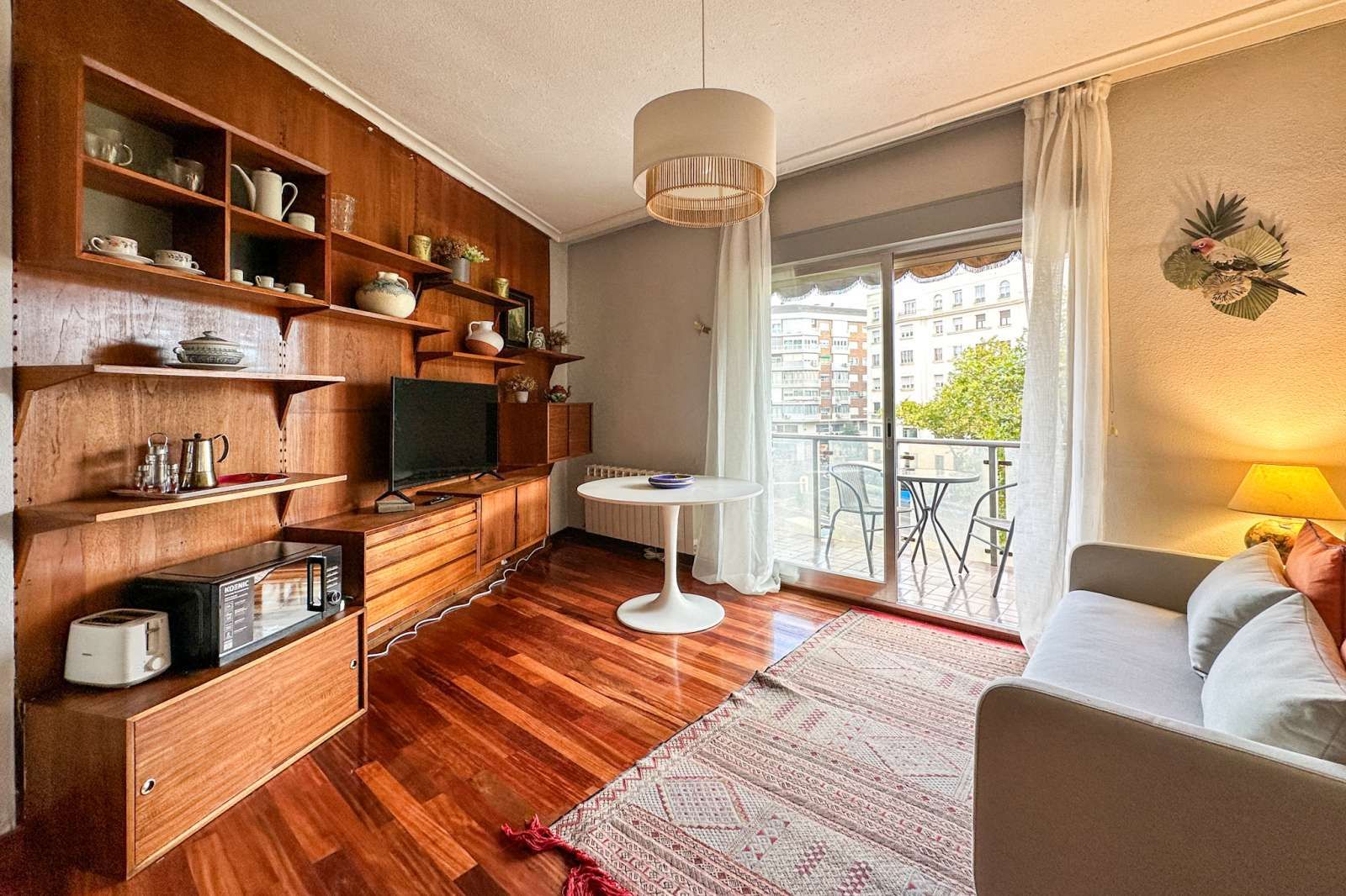 Living room of Study for share in  Madrid Capital  with Air Conditioner, Heating and Terrace