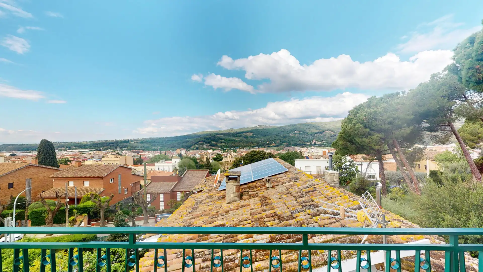 Vista exterior de Casa o xalet en venda en La Garriga amb Aire condicionat, Calefacció i Jardí privat