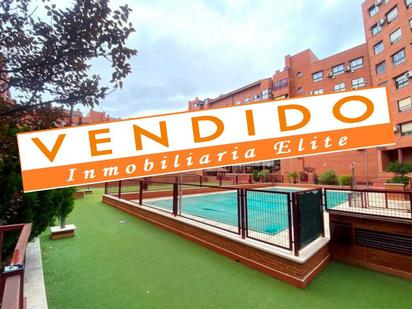Swimming pool of Flat for sale in Alcorcón  with Air Conditioner