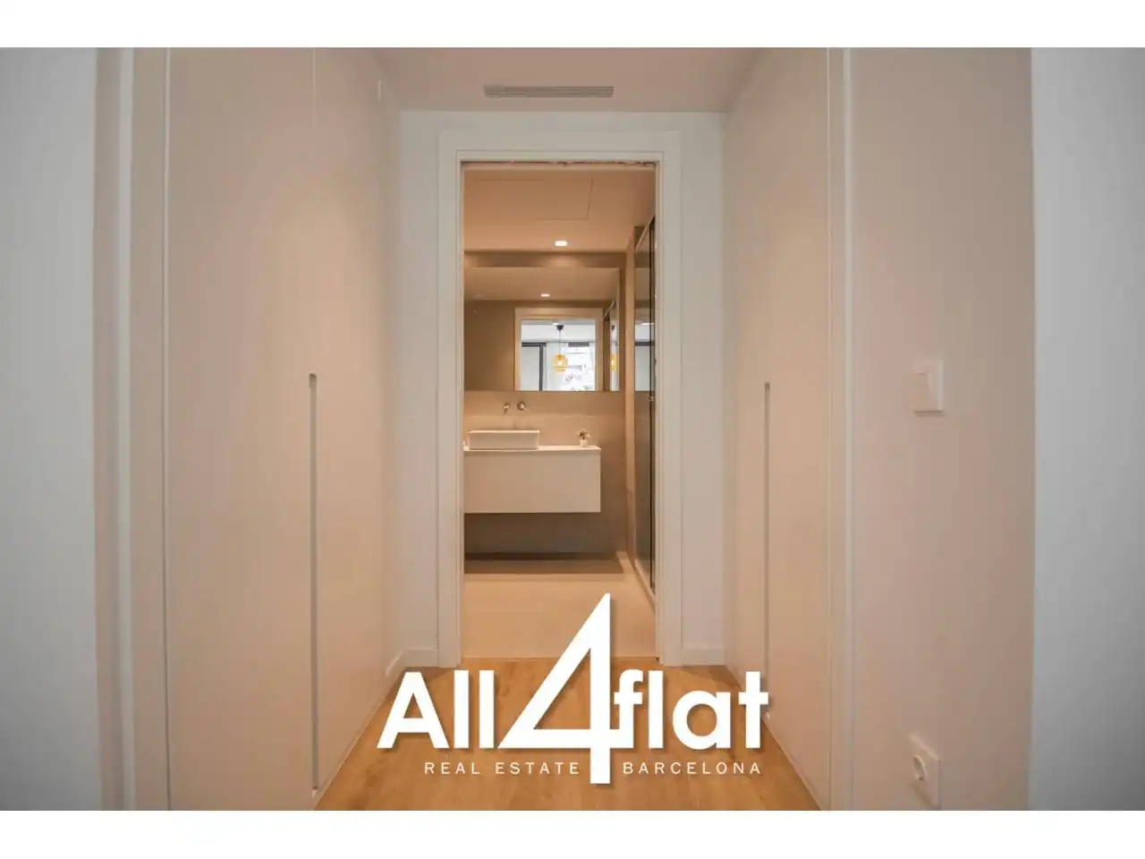 Flat for rent in Barcelona  with Air Conditioner, Heating and Furnished