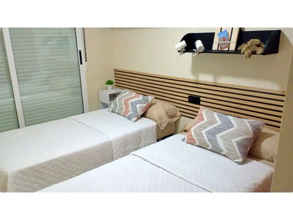 Habitación de Apartamento de alquiler en Guardamar de la Safor con Aire acondicionado, Terraza y Amueblado