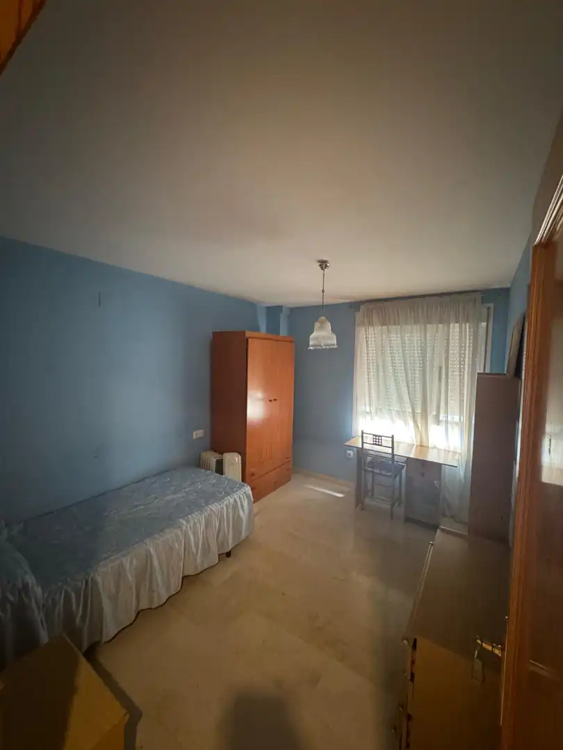 Bedroom of Flat for share in Jaén  with Swimming Pool, Furnished and Community pool