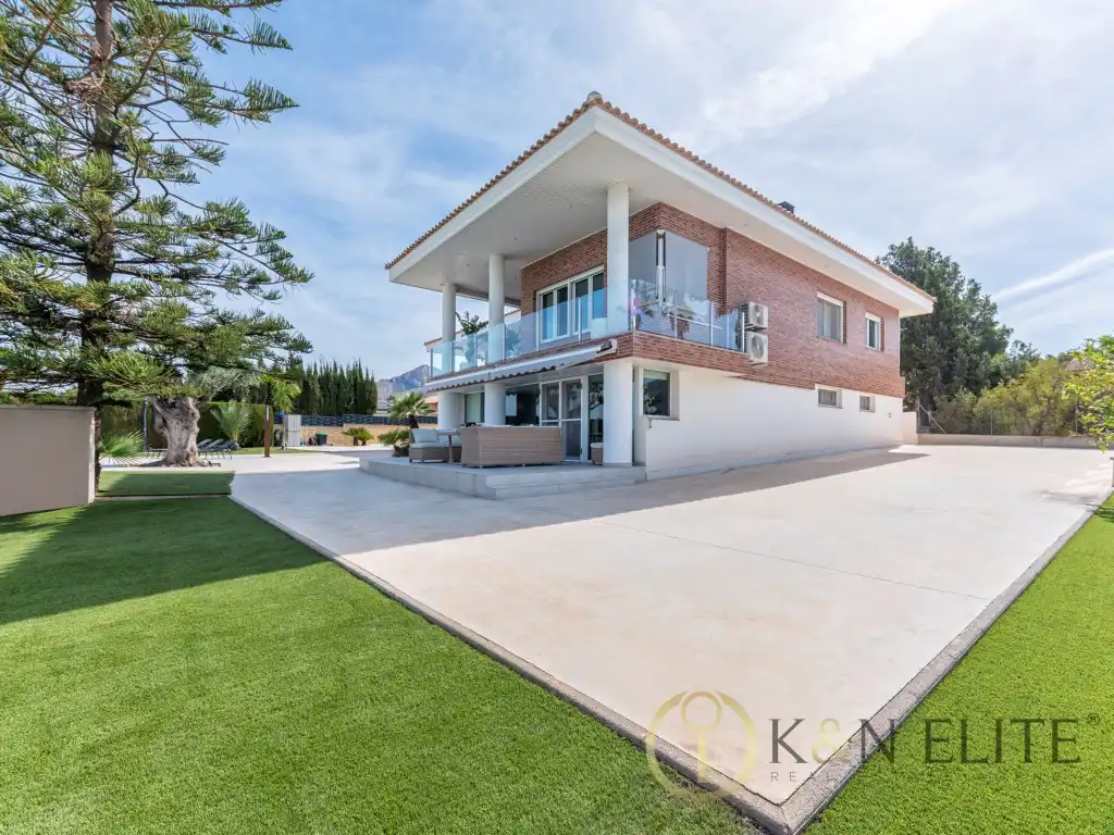 Vista exterior de Casa o chalet en venta en Petrer con Aire acondicionado, Jardín privado y Piscina