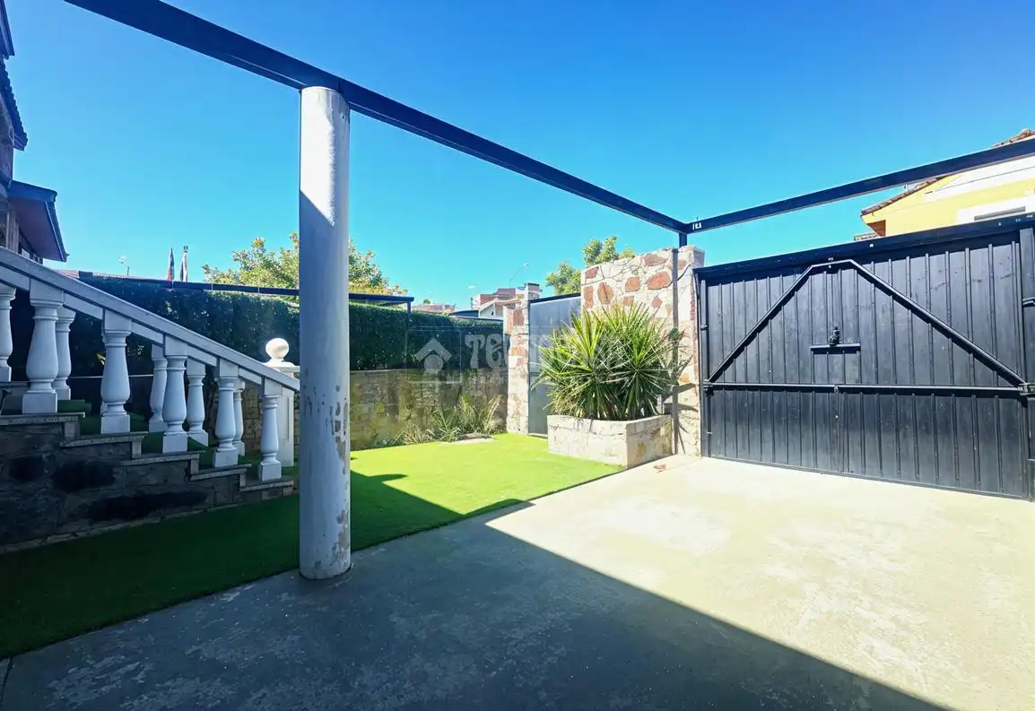 Terrace of Detached homes for sale in Móstoles  with Heating, Private garden and Community pool