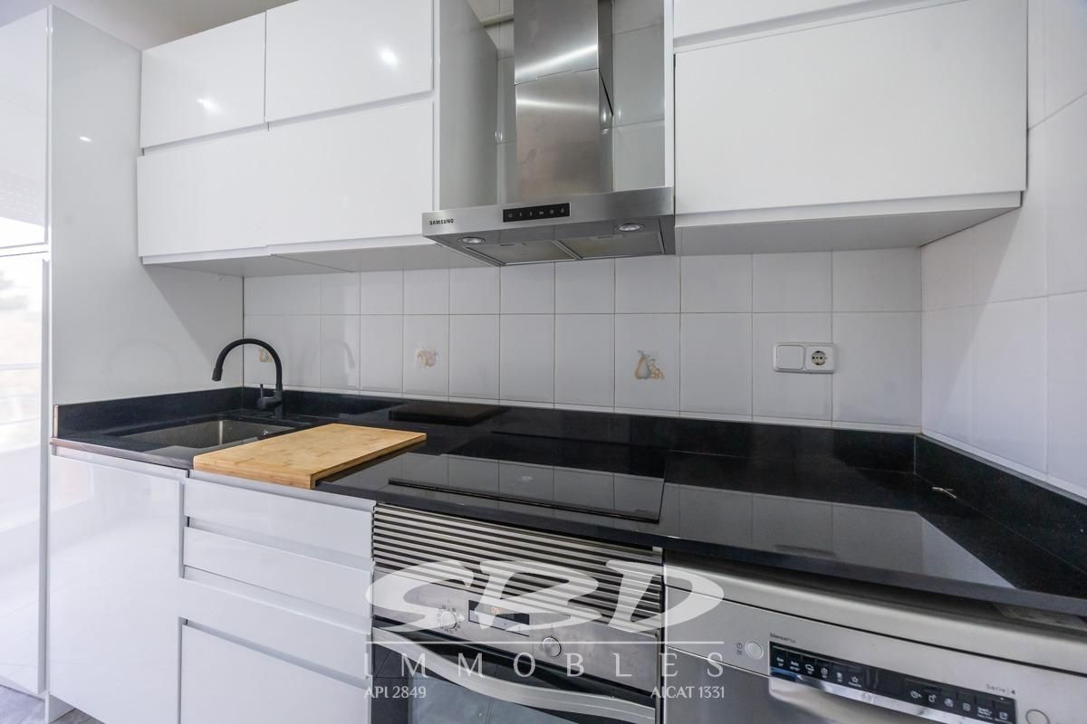 Cuina de Pis en venda en Sabadell amb Calefacció i Balcó