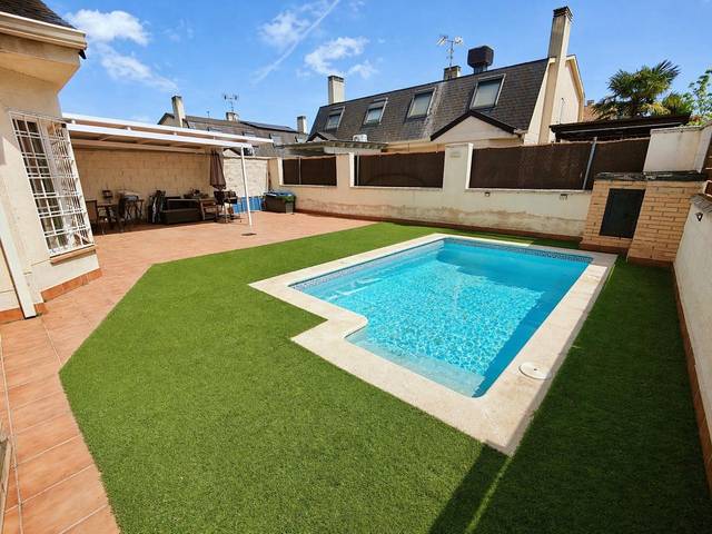 Casa adosada en Venta en La Montaña - El Cortijo