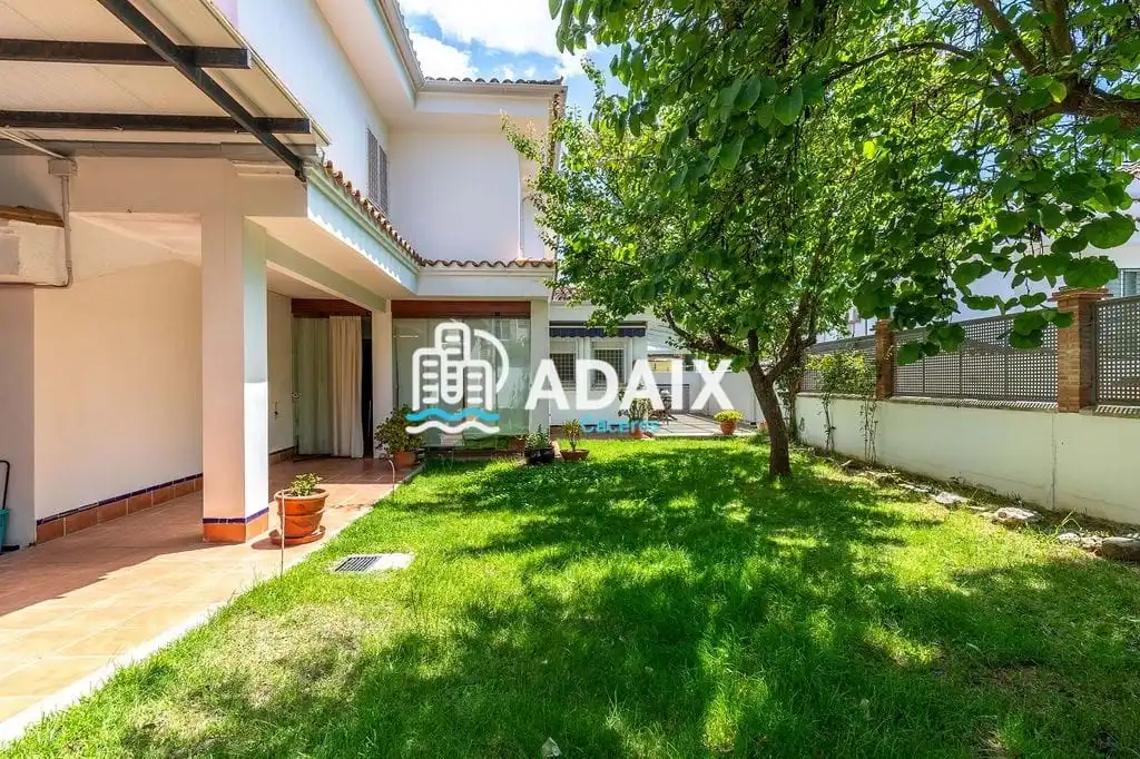 Jardí de Casa o xalet en venda en Cáceres amb Aire condicionat, Calefacció i Terrassa