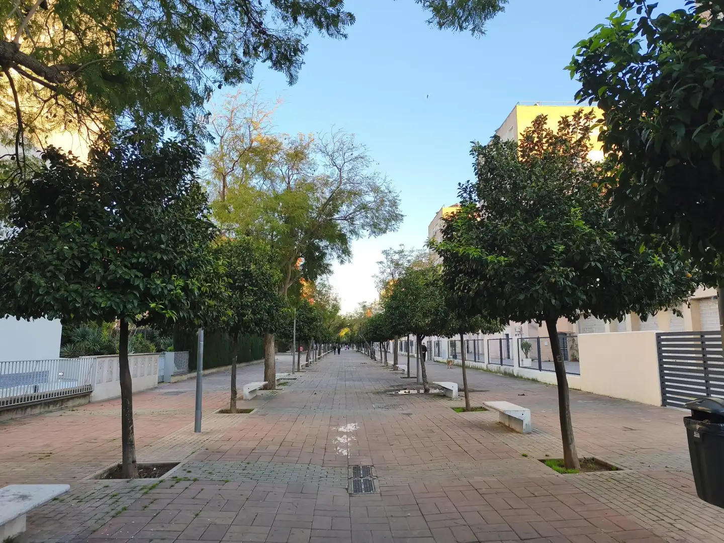 Exterior view of Flat for sale in Sevilla  with Air Conditioner and Storage room