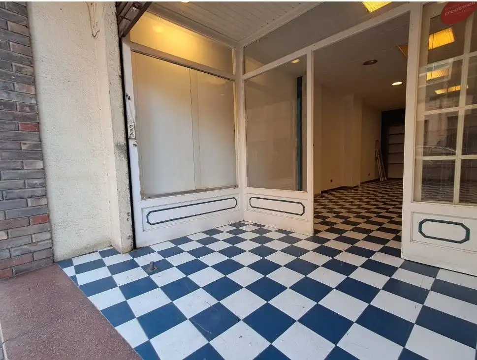 Local comercial en venta en Fray Luis de Leon 18, imagen 2