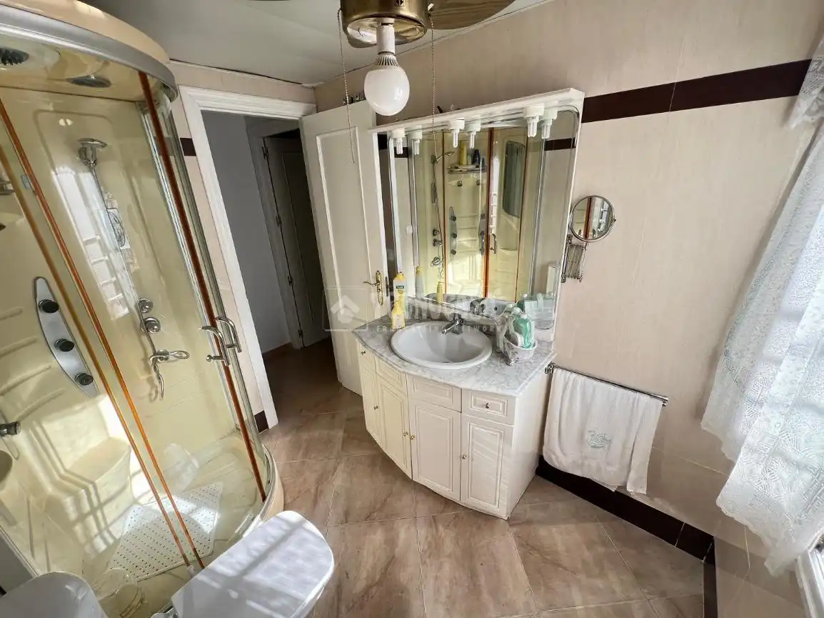 Bathroom of Flat for sale in Dos Hermanas