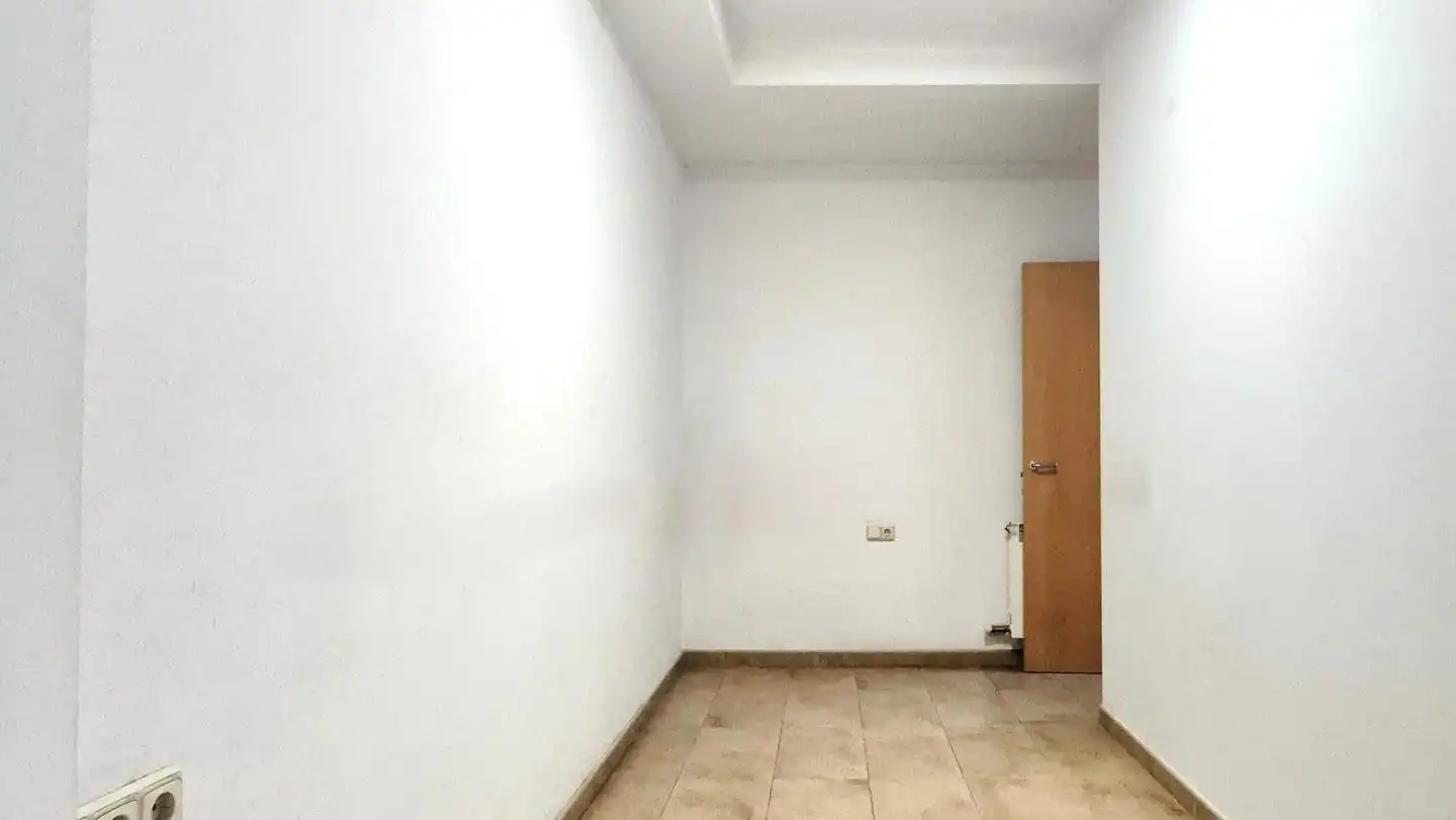 Piso en venta en Terrassa con Calefacción y Balcón